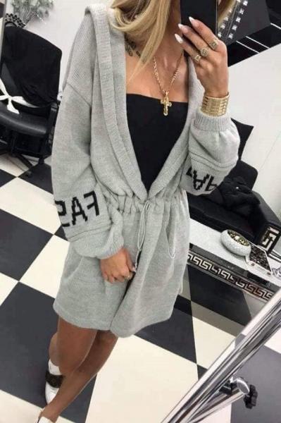 Ladies vest in gray